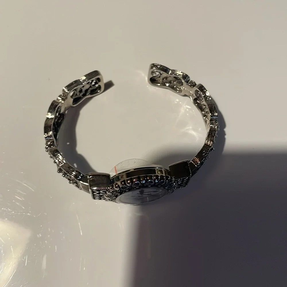 Avon 2006 y2k genuine Marcasite‎ cuff watch sliver
